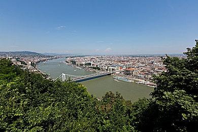 养成游戏《明星志愿》系列现已上线  支持简繁体中文